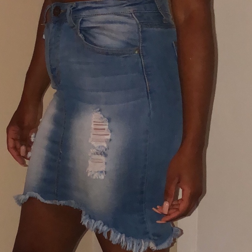 Jean Skirt - Picture 2 of 3